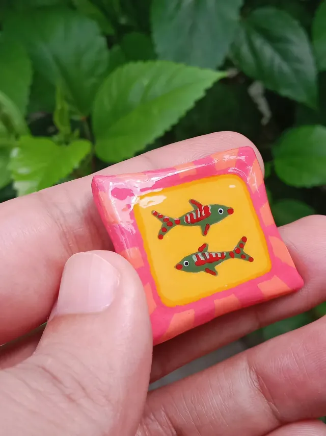 Handmade Clay Statement Ring – Pink & Orange Rectangular Fish Painting Ring, Size 10 (16mm) | Studio Gayatri